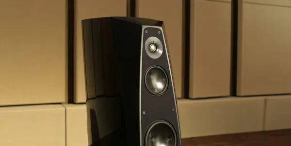 Avior-II-driver-detail-1-scaled-1.jpg Rockport Technologies - Avior II