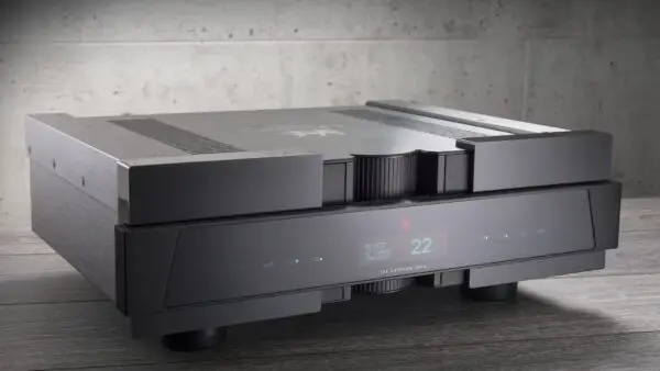 PANDORA_PRE_AMP_OPEN_HALF-1-1.jpg The Gryphon - Zena