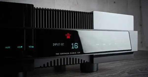 diablo-120-detail-ii-970x510px-1.jpg The Gryphon - Diablo 120 pojačalo