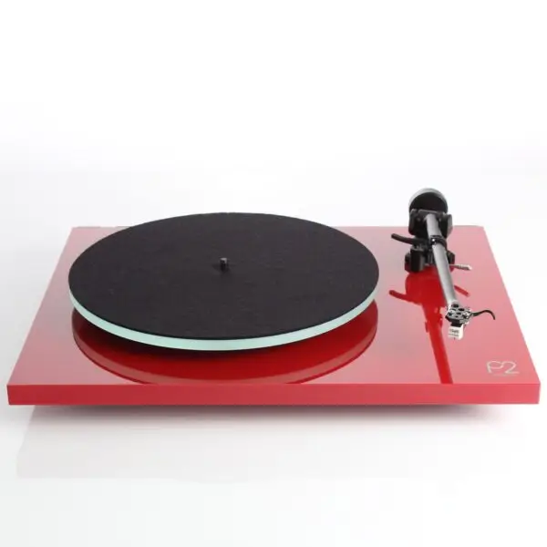 Rega - Planar 2 gramofon - Red finiš Rega - Planar 2 gramofon - Red finiš