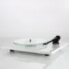 Rega - Planar 2 gramofon - White finiš Rega - Planar 2 gramofon - White finiš