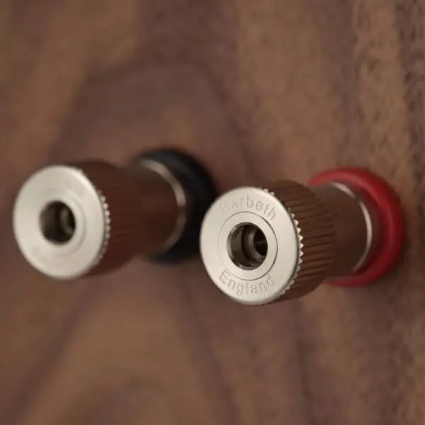Harbeth C7 XD3 Walnut speaker terminals Harbeth C7 XD3 Walnut speaker terminals