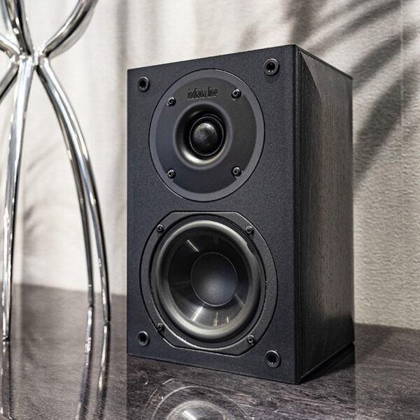 Indiana Line - Nota 240 x zvučnici black oak u prostoru