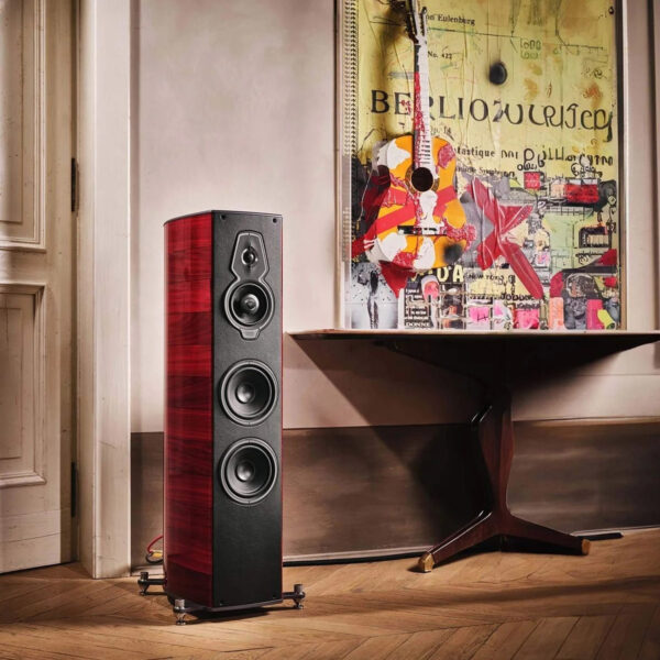Sonus Faber - Serafino G2 zvučnici Red in room Sonus Faber - Serafino G2 zvučnici Red in room