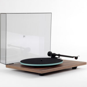 Rega Planar 2 Walnut gramofon u boji oraha - Audio Dream