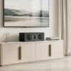 Indiana Line Lira 7 Black centralni zvučnik | Audio Dream Indiana Line Lira 7 Black centralni zvučnik za kućno kino s 2-sistemskom arhitekturom i visokom osjetljivošću od 92 dB.